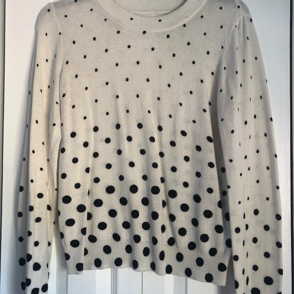 Long sleeve light weight sweater